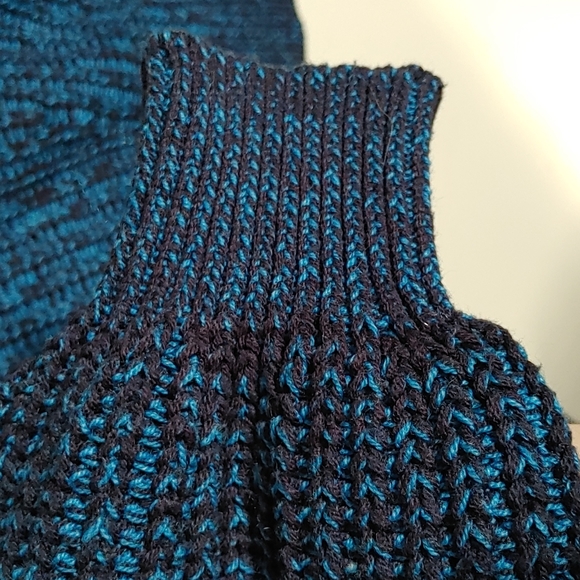 ❄️2 for 20! Old Navy Blue/Black Sweater - Picture 7 of 8